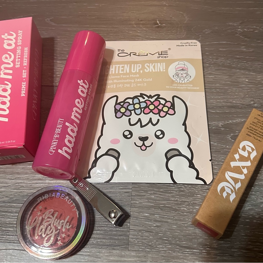 Set of makeup; blush,face mask, setting spray, Gwen Stefani liquid lipstick red
